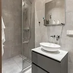 شقة Charming With Rooftop View