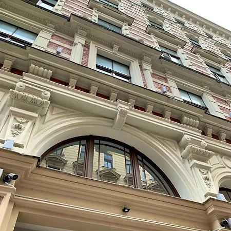 Charming With Rooftop View